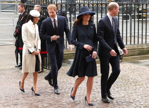 Руководство королевской семьи по выходу на улицу в Лондоне