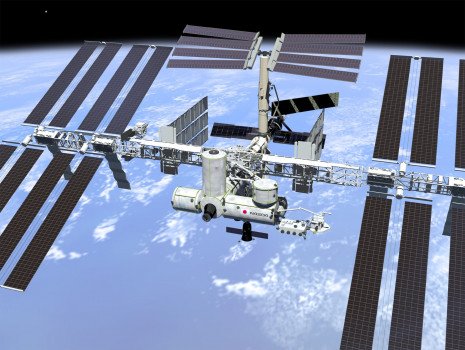 Огромный кусок международной космической станции будет брошен в небо в следующем месяце