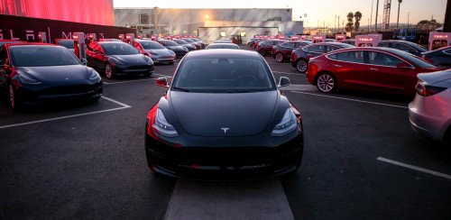 Нет больше Teslas для всех до 2022 года: популярные модели почти распроданы онлайн